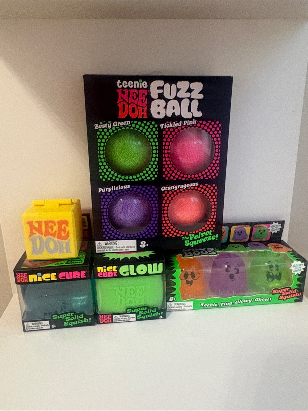 Neen Doh baby Boos3pck& Fuzz Ball 4-Pack, Needoh Glow, &Cube.FastShip